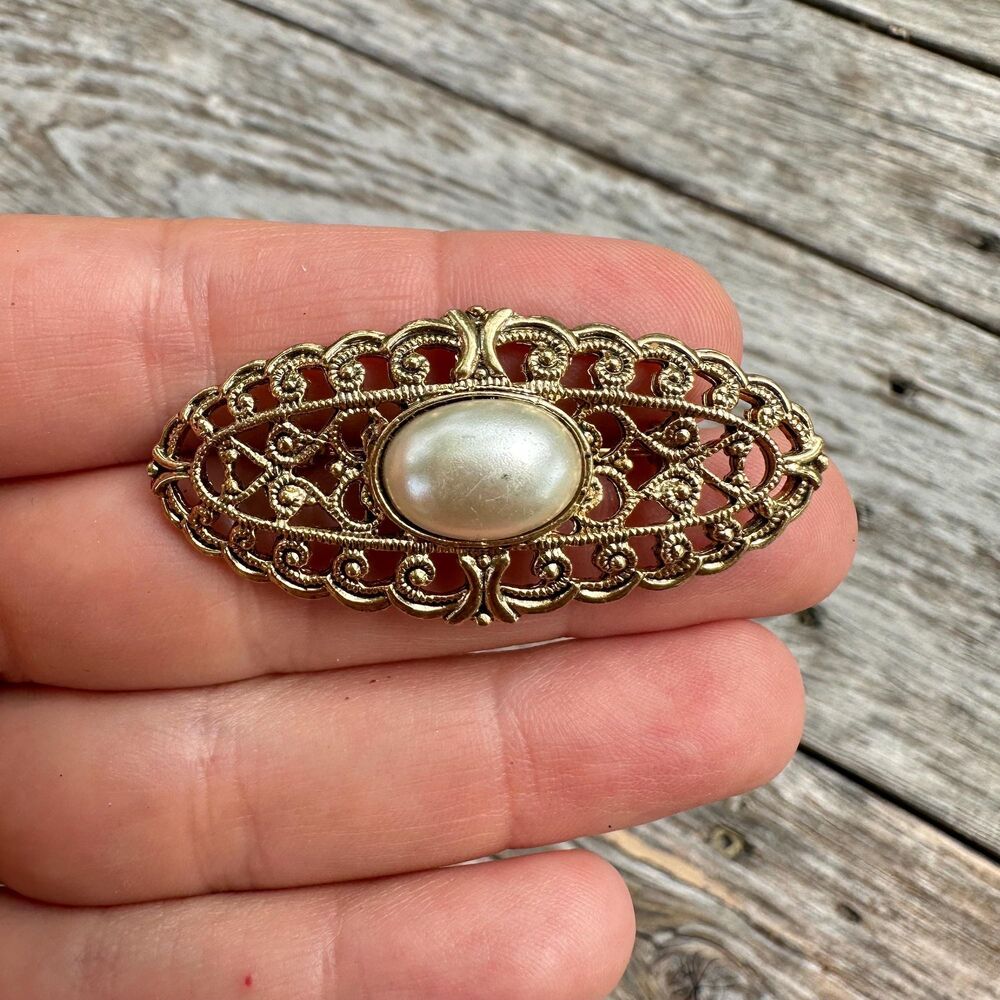 Vintage Victorian Brooch  with Faux Pearl